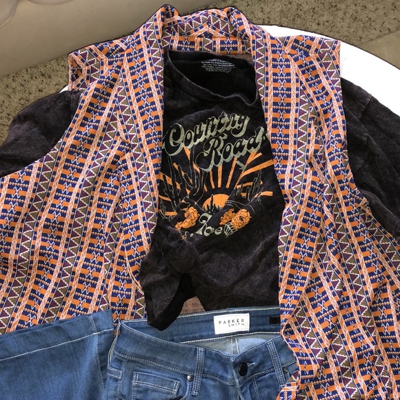 Vintage Tops - Country Tie Dye Graphic Shirt